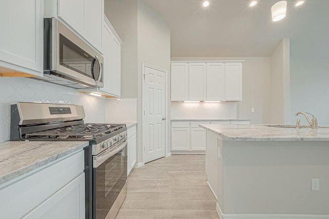 1056 Apple Ridge Road, Magnolia, TX 77355