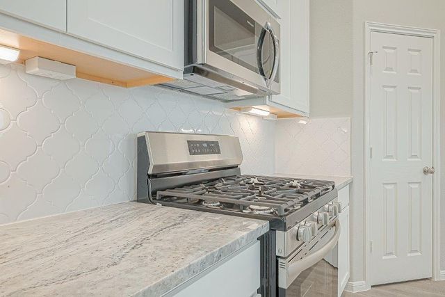 1056 Apple Ridge Road, Magnolia, TX 77355