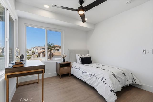 6559 Pacifica, Fontana, CA 92336