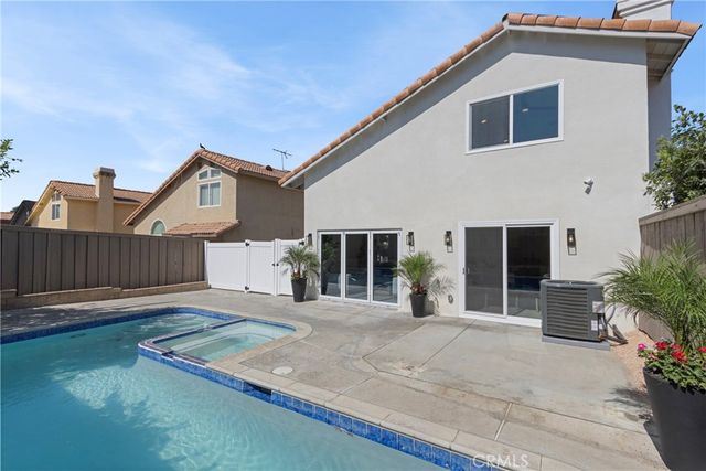 6559 Pacifica, Fontana, CA 92336