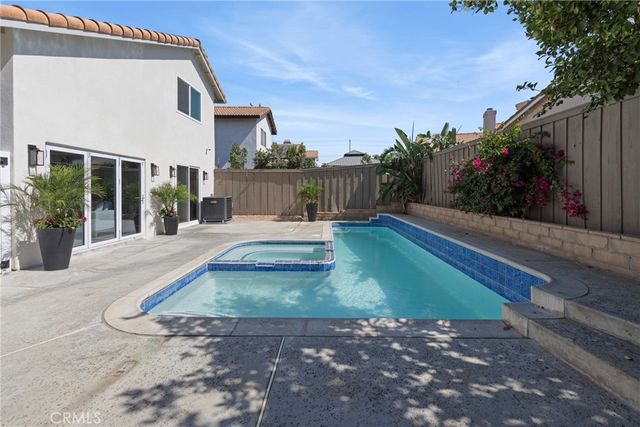 6559 Pacifica, Fontana, CA 92336