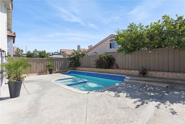 6559 Pacifica, Fontana, CA 92336