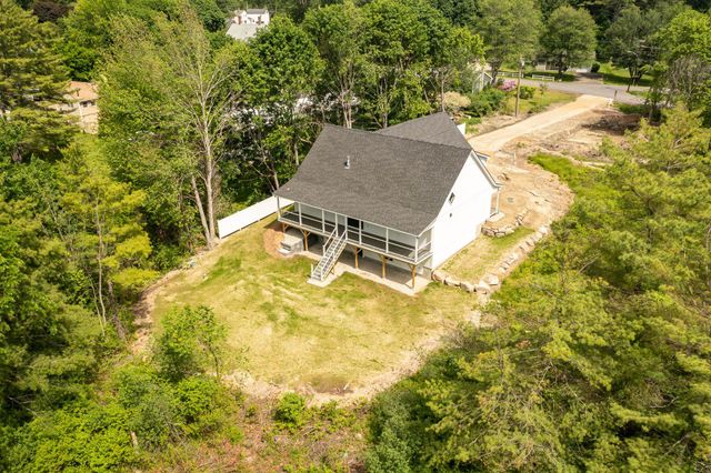 222 River Road, Eliot, ME 03903