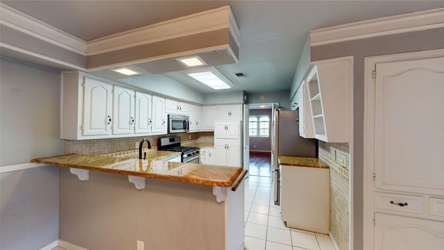 10504 Berry Knoll Drive, Dallas, TX 75230