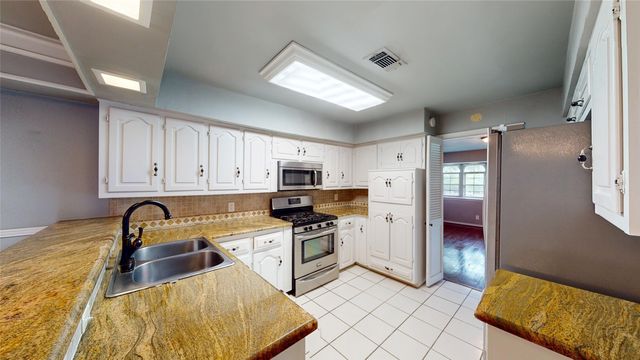 10504 Berry Knoll Drive, Dallas, TX 75230