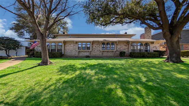 10504 Berry Knoll Drive, Dallas, TX 75230