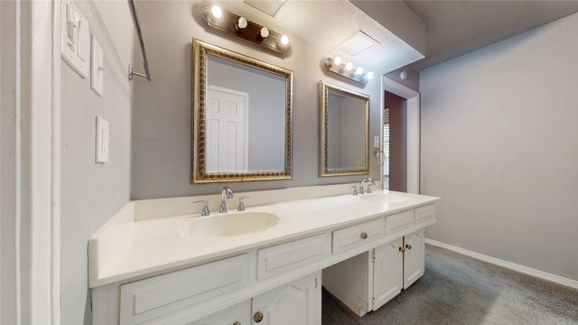 10504 Berry Knoll Drive, Dallas, TX 75230