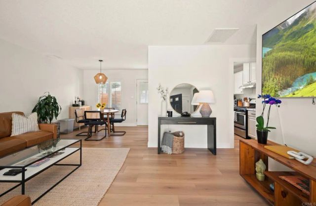 5118-22 Constitution Road, San Diego, CA 92117