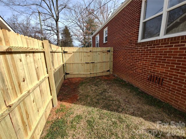 823 Lincolnton Road, Salisbury, NC 28144