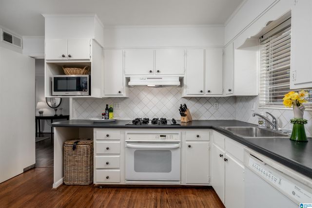 3740 Country Club Dr Apt A, Birmingham, AL 35213