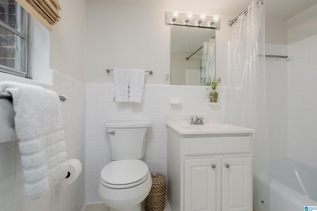 3740 Country Club Dr Apt A, Birmingham, AL 35213