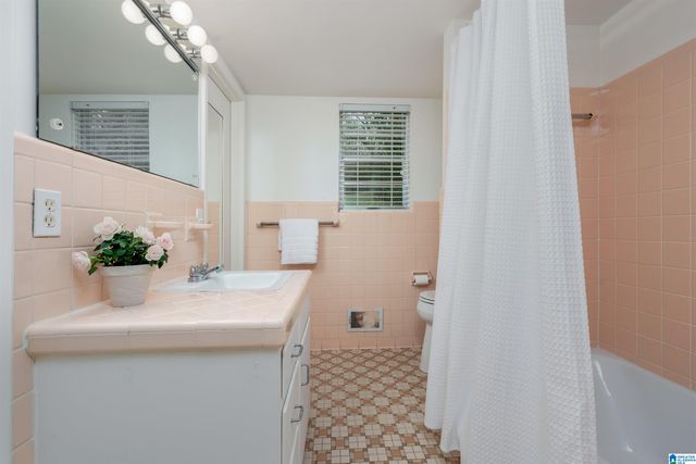 3740 Country Club Dr Apt A, Birmingham, AL 35213