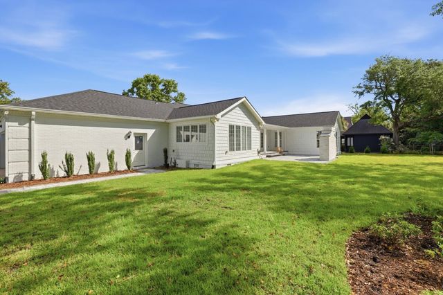 9404 Cove Dr., Myrtle Beach, SC 29572