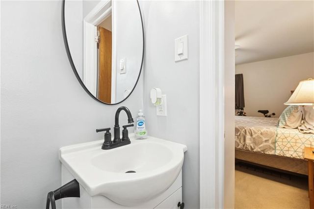 176 Hawthorne DR, Newport News, VA 23602