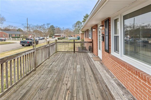 176 Hawthorne DR, Newport News, VA 23602