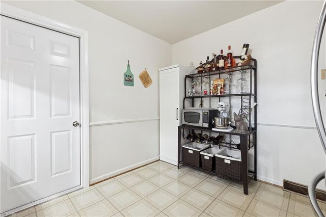 176 Hawthorne DR, Newport News, VA 23602