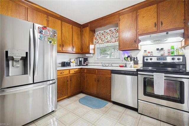 176 Hawthorne DR, Newport News, VA 23602