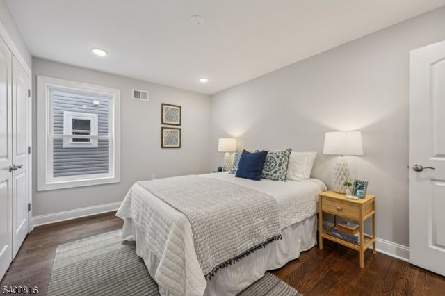 139 N 15Th St 2, East Orange City, NJ 07017