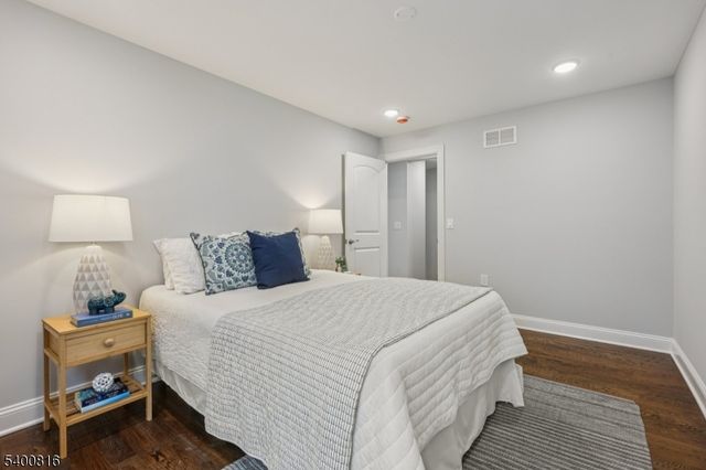 139 N 15Th St 2, East Orange City, NJ 07017