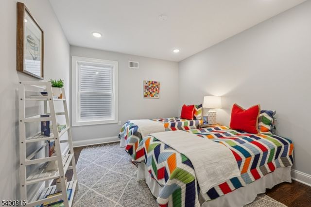 139 N 15Th St 2, East Orange City, NJ 07017