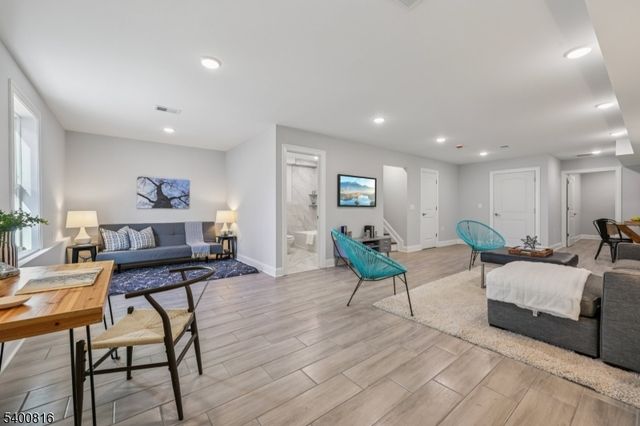 139 N 15Th St 2, East Orange City, NJ 07017