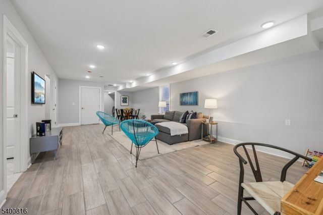 139 N 15Th St 2, East Orange City, NJ 07017