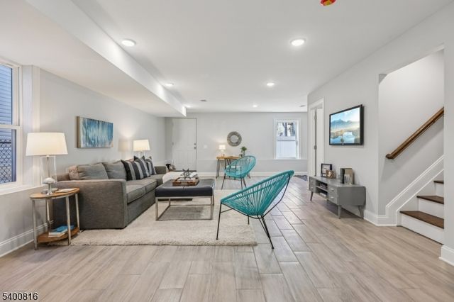 139 N 15Th St 2, East Orange City, NJ 07017