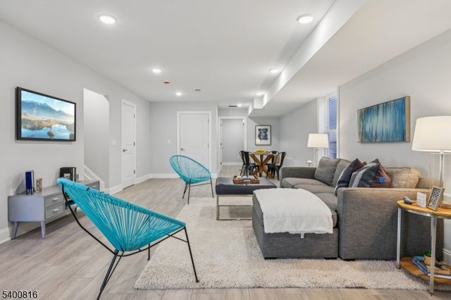 139 N 15Th St 2, East Orange City, NJ 07017