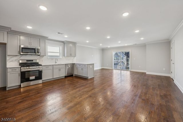 139 N 15Th St 2, East Orange City, NJ 07017