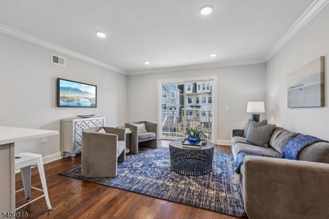 139 N 15Th St 2, East Orange City, NJ 07017