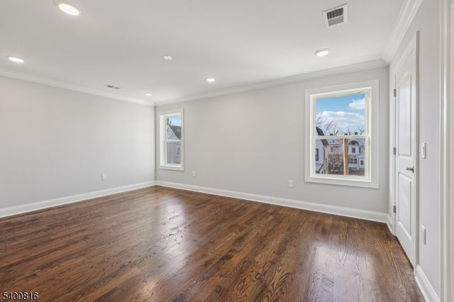 139 N 15Th St 2, East Orange City, NJ 07017