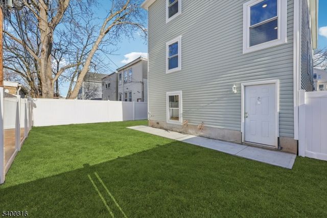 139 N 15Th St 2, East Orange City, NJ 07017