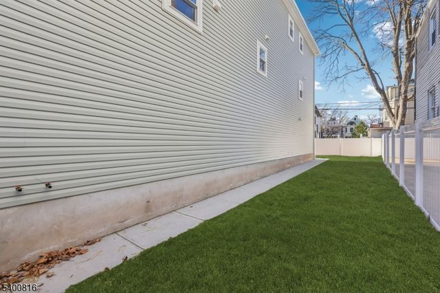 139 N 15Th St 2, East Orange City, NJ 07017