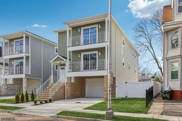 139 N 15Th St 2, East Orange City, NJ 07017