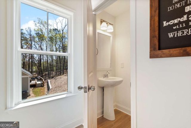 305 Ridgewood Drive, Waleska, GA 30183