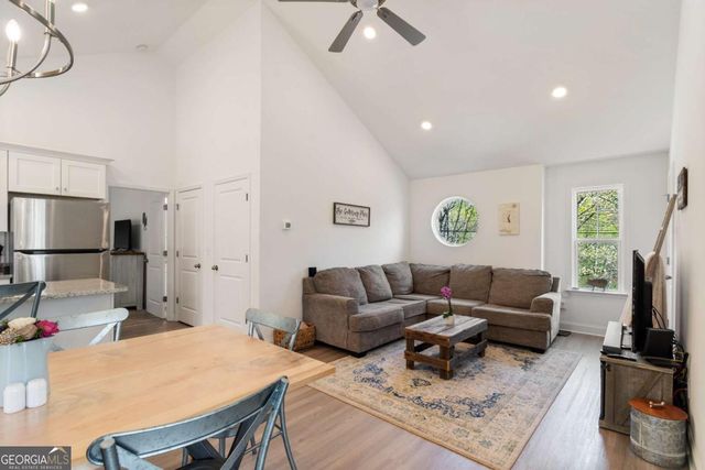 305 Ridgewood Drive, Waleska, GA 30183