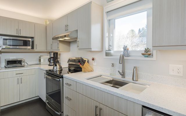 101 Wentworth Road, Walpole, NH 03608