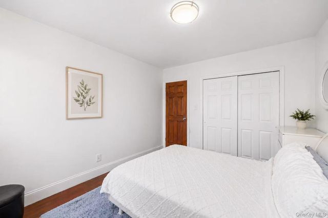 21519 48th Avenue 2E, Oakland Gardens, NY 11364