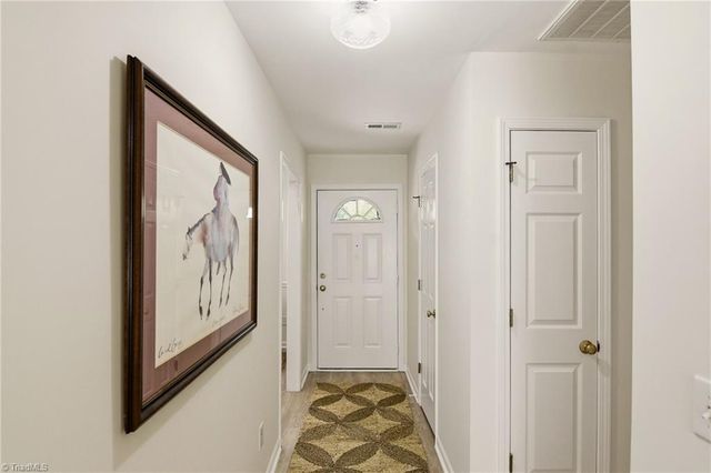 2140 Weststone Road 140, Clemmons, NC 27012