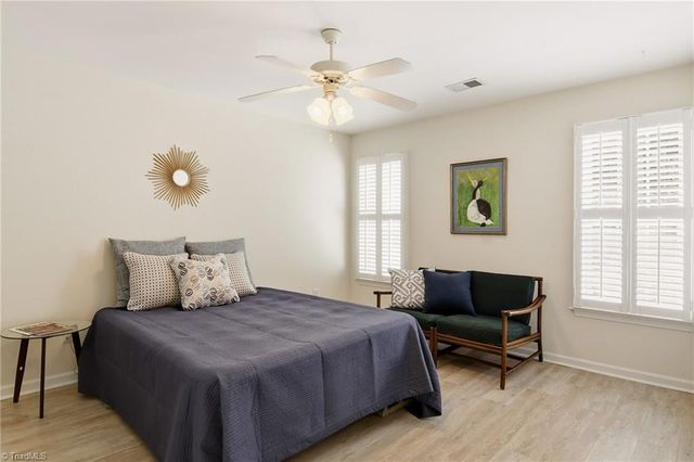 2140 Weststone Road 140, Clemmons, NC 27012