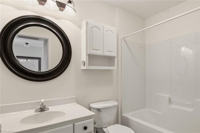 2140 Weststone Road 140, Clemmons, NC 27012
