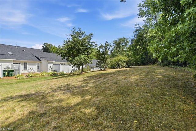 2140 Weststone Road 140, Clemmons, NC 27012
