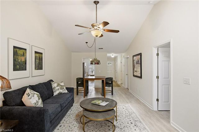 2140 Weststone Road 140, Clemmons, NC 27012
