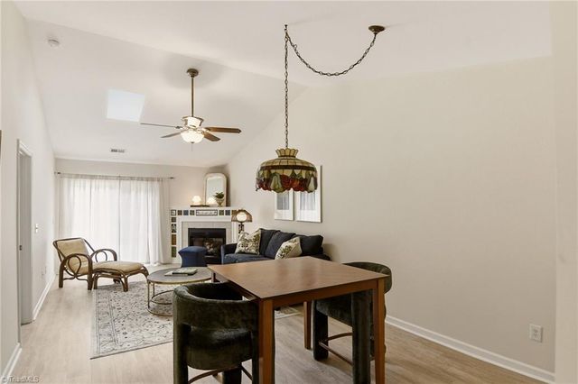 2140 Weststone Road 140, Clemmons, NC 27012