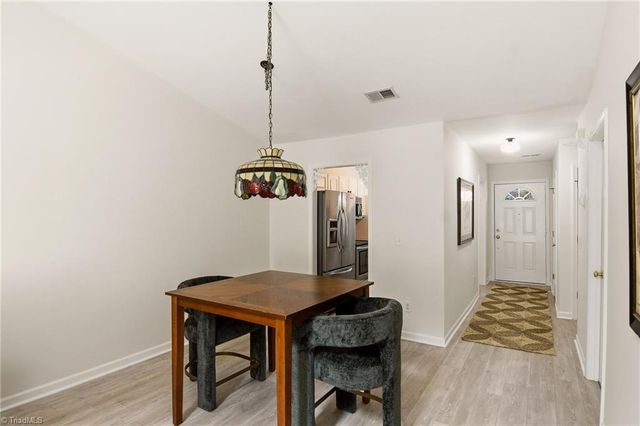 2140 Weststone Road 140, Clemmons, NC 27012