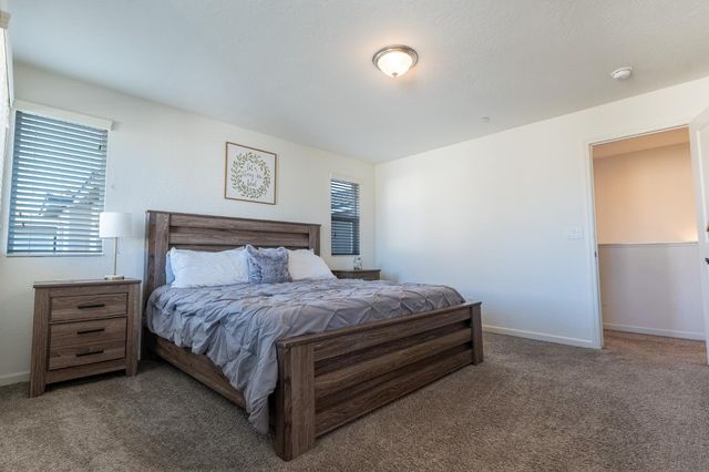 3742 Longford Way, Clovis, CA 93619