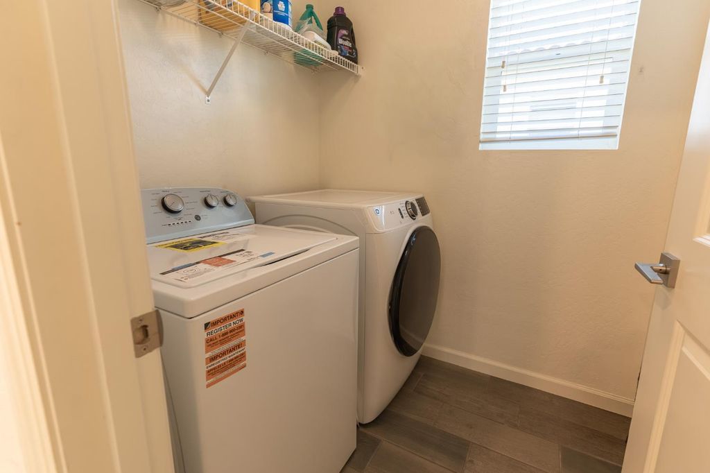 Image 19 of property listing at 3742 Longford Way, Clovis, CA 93619