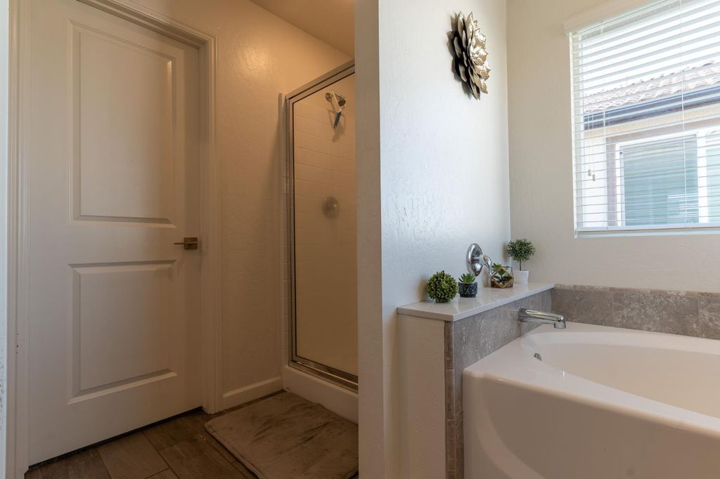 Image 25 of property listing at 3742 Longford Way, Clovis, CA 93619