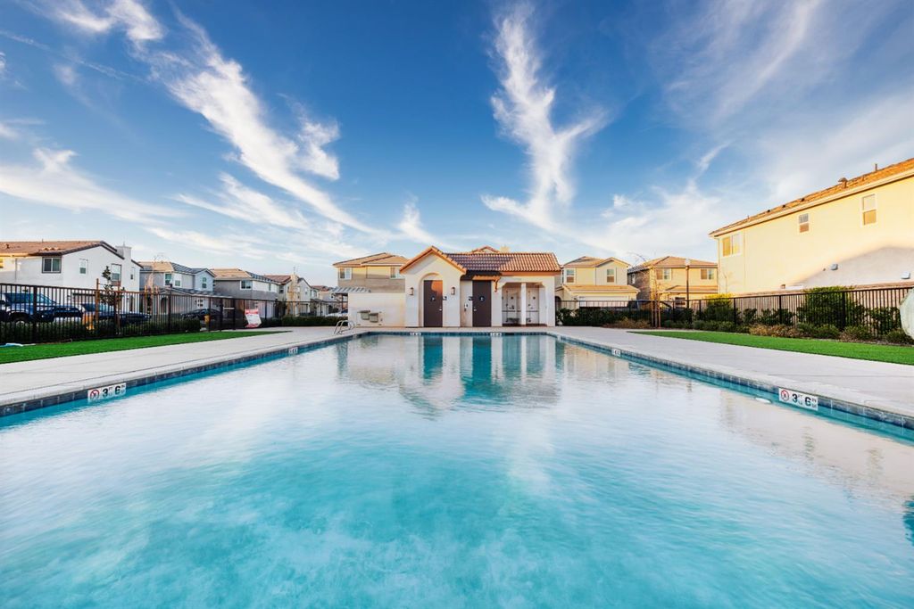 Image 33 of property listing at 3742 Longford Way, Clovis, CA 93619