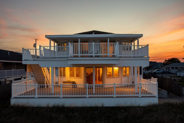 103 Ocean Drive, Seabrook, NH 03874